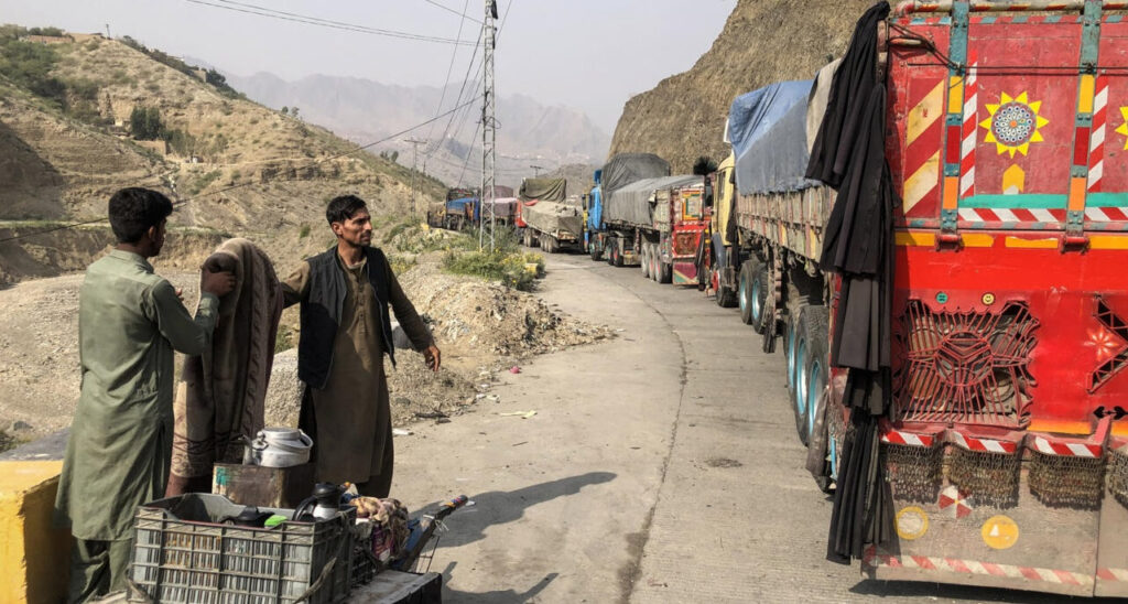 Pakistan aur Afghan Taliban ke darmiyan Istanbul mein chalne walay aman muzakarat — teesray din rukawat aur Pakistan ka mantaqi mauqif.