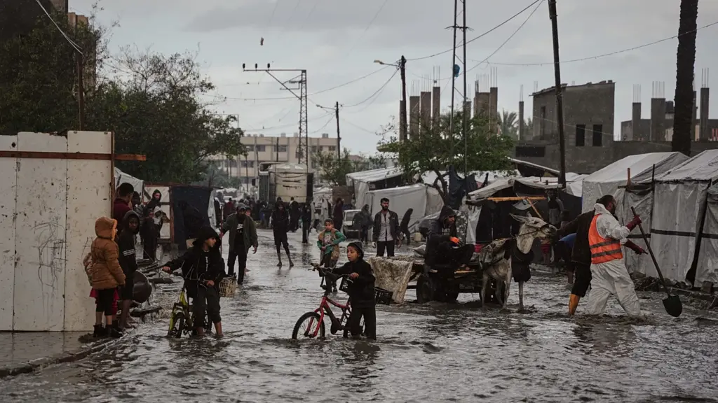 Flooded tents in Gaza Strip as displaced Palestinians struggle during heavy rainfall