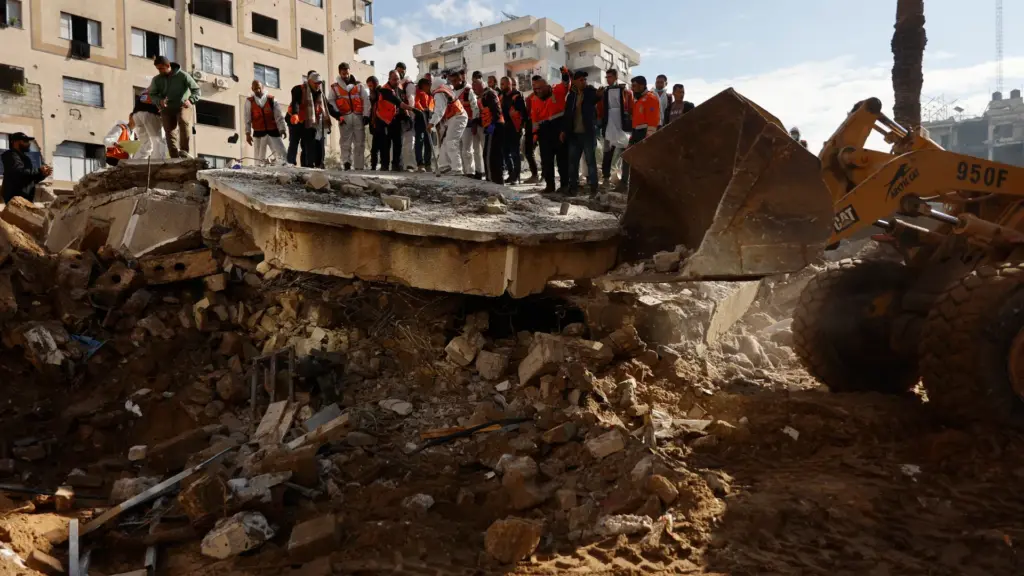 Surviving War, Facing Winter: Gaza Families Trapped in Collapsing Homes Gaza families shelter inside war-damaged buildings during winter storms as unsafe homes collapse amid blockade and aid shortages.